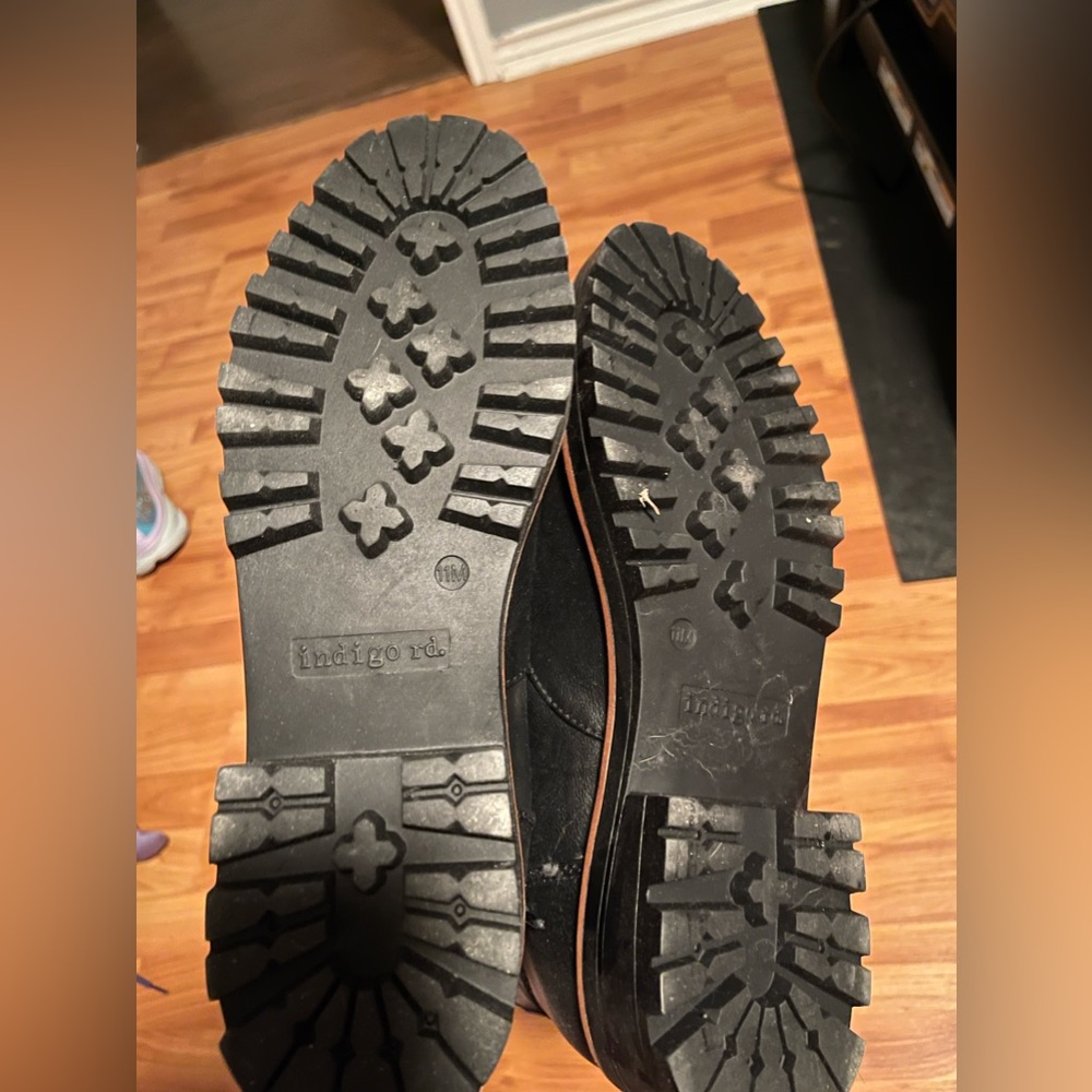 Boots - Picture 2 of 4